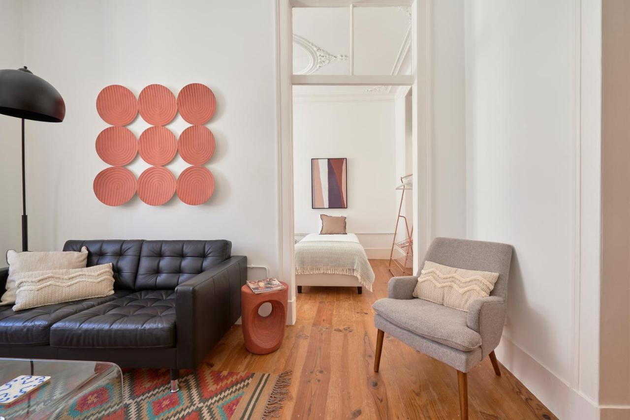 Sunny Pink Street Historical Apt, By Timecooler Lisboa 外观 照片