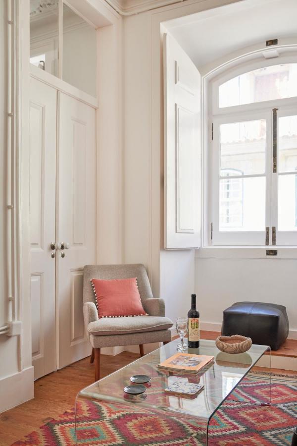 Sunny Pink Street Historical Apt, By Timecooler Lisboa 外观 照片