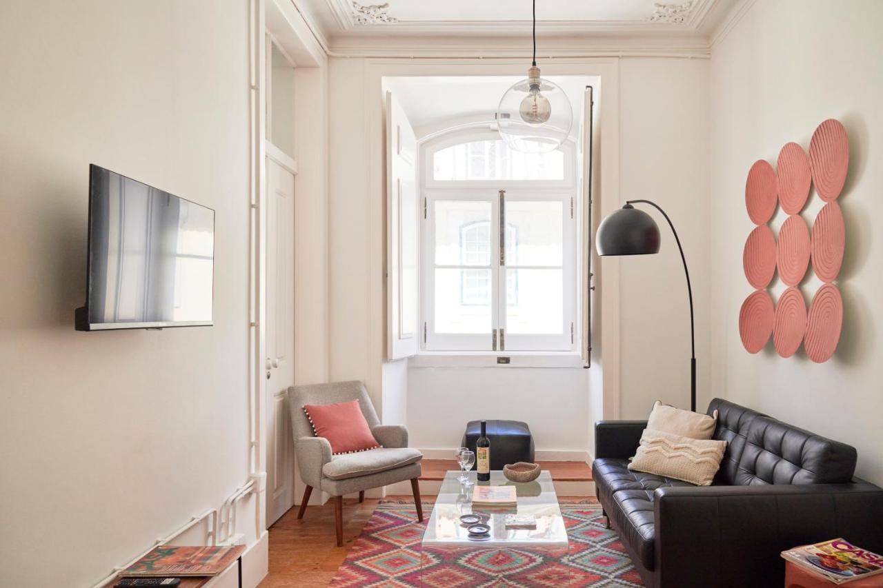 Sunny Pink Street Historical Apt, By Timecooler Lisboa 外观 照片