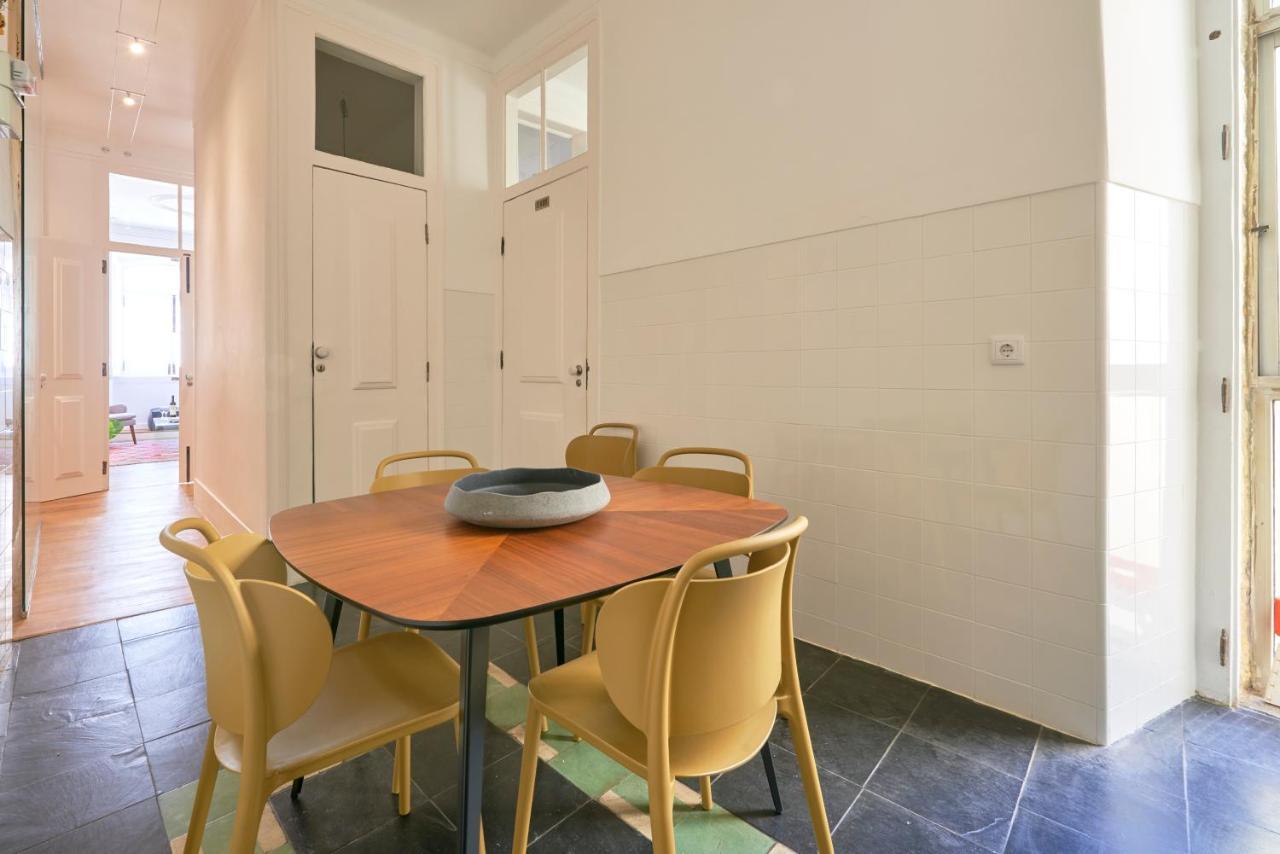 Sunny Pink Street Historical Apt, By Timecooler Lisboa 外观 照片